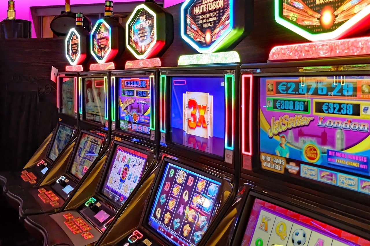 Sportsbook အားကစားလောင်းကစား ဘောလုံးနှင့် Esports